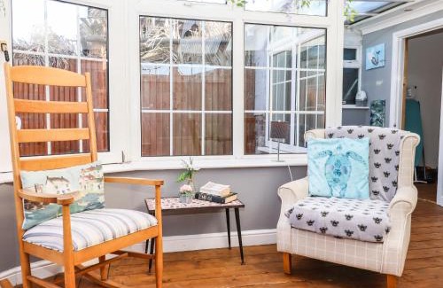 Pevensey House | Pet-Friendly Retreat at Bay Cosy: Family Welcome Awaits