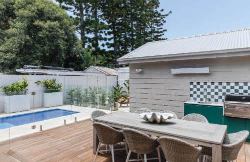 Patonga House | Relaxing Bay Cottage with Oceanfront Views and Pool