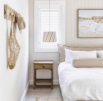 Patonga House | Relaxing Bay Cottage with Oceanfront Views and Pool