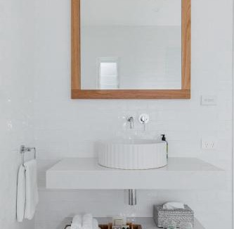 Patonga House | Relaxing Bay Cottage with Oceanfront Views and Pool