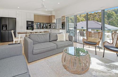 Malua Bay House | Relax at Bay Dream: Family-Friendly 4-Star Retreat
