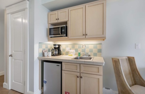 Villa Lago Condo | Oceanfront Studio Retreat with Private Balcony at Sandestin