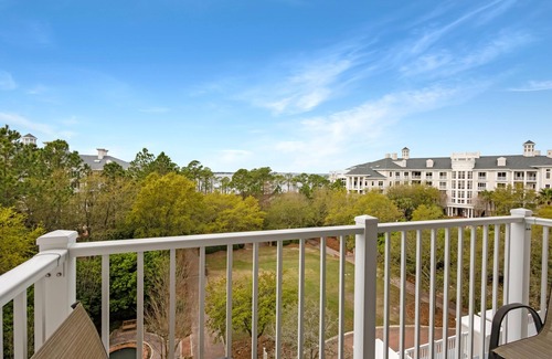 Villa Lago Condo | Oceanfront Studio Retreat with Private Balcony at Sandestin