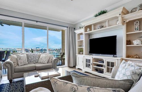 Clearwater Beach Apartment | Family-Friendly Bay Harbor 403 with Pool Access