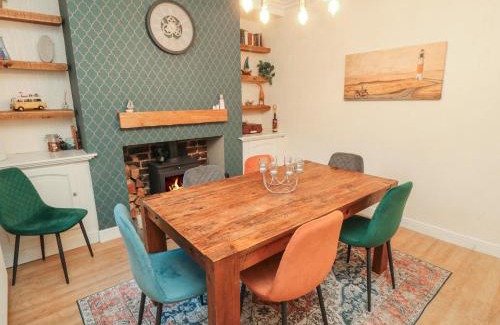 Bridlington House | Bay House: 4-Star Pet-Friendly Retreat with Perfect Ratings