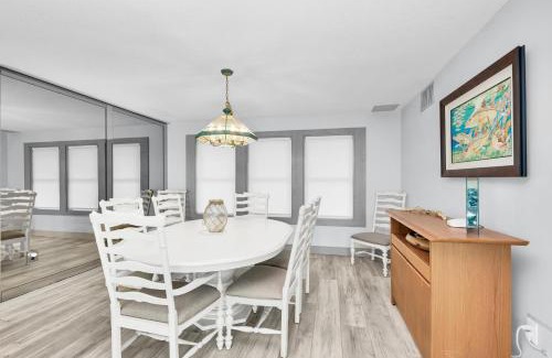 Bayshore Gardens House | Relax at Bay House Retreat with Pool and Hot Tub Access