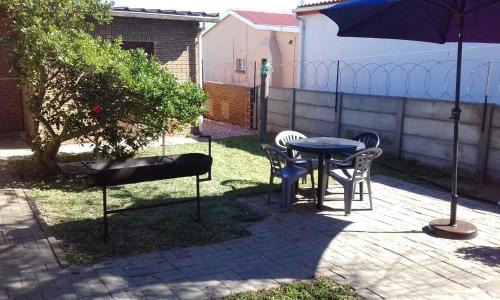 Lambert's Bay House | Budget-Friendly Bay House with Family Amenities & Kitchen