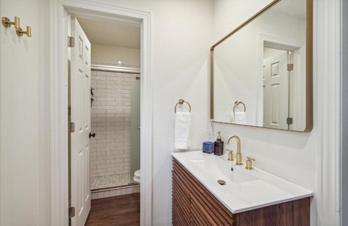 Petoskey Hotel | Pet-Friendly Bay Inn Of Petoskey: Rated 8/10 for Families