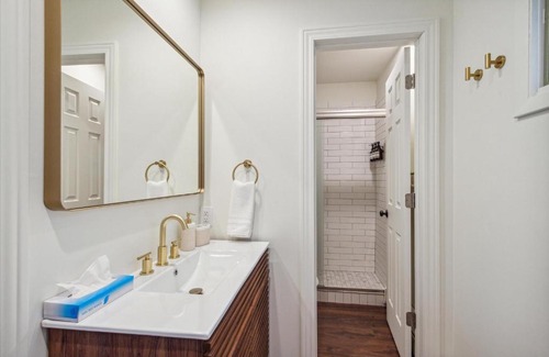 Petoskey Hotel | Pet-Friendly Bay Inn Of Petoskey: Rated 8/10 for Families