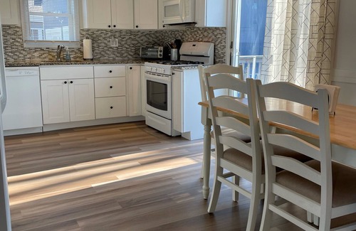 Villas House | Bay La Vie Bungalow: Family Fun with Oceanfront Pool Access