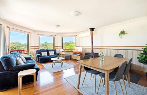 Binalong Bay House | Bay of Fires Great Escape: Family-Friendly 4-Star Retreat