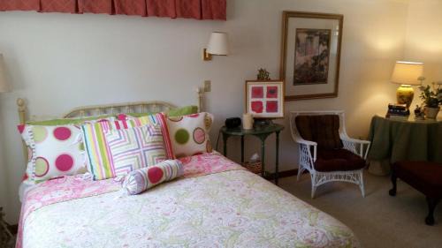 Frankfort Hotel | Discover Bay Port Lodging: Ocean View & Family-Friendly Stays