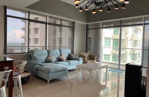 Taman Selera Apartment | Beachfront Bay Resort Condominium with Ocean View & Pool