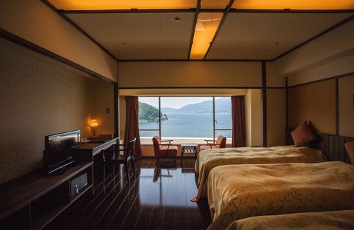 Shodoshima Hotel | Experience Bay Resort Hotel Shodoshima with Pool & Spa