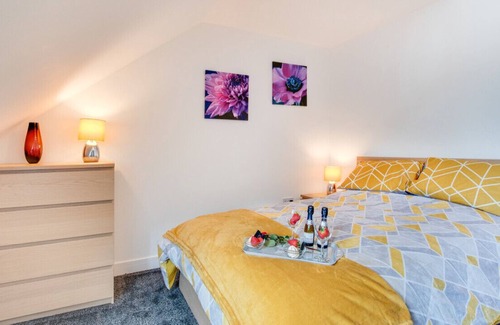 Skinningrove House | Bay Retreat - Three Bedroom House, Sleeps 6