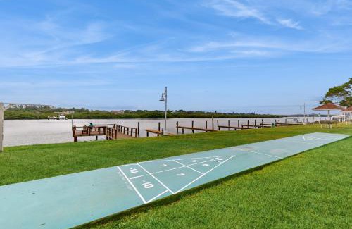 Indian Shores Apartment | Discover Bay Shores 417: Family-Friendly with Pool & Hot Tub