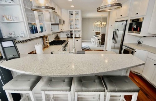 A-Zone House | Inviting Bay Side House Steps from the Beach & Ocean Views