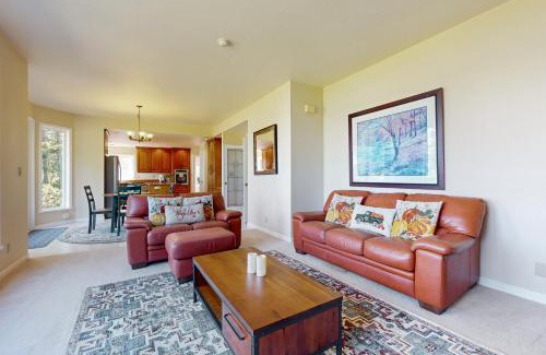 Oak Harbor House | Discover Bay to Baker: Family-Friendly Getaway Rated 9/10