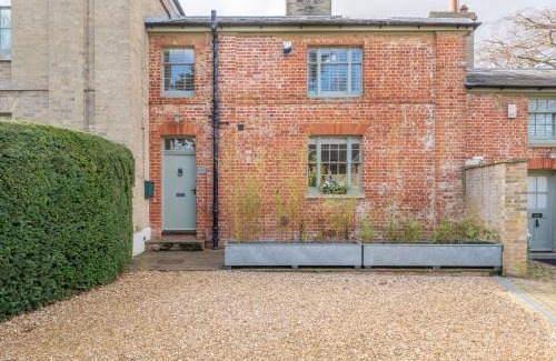 Little Walsingham House | Relax at Bay Tree Cottage: Pet and Child Friendly Stay