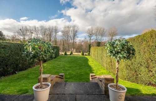 Little Walsingham House | Relax at Bay Tree Cottage: Pet and Child Friendly Stay