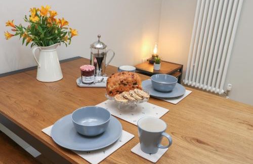 Llanrug House | Pet-Friendly Bay Tree Cottage - Rated 9.3/10 by Guests