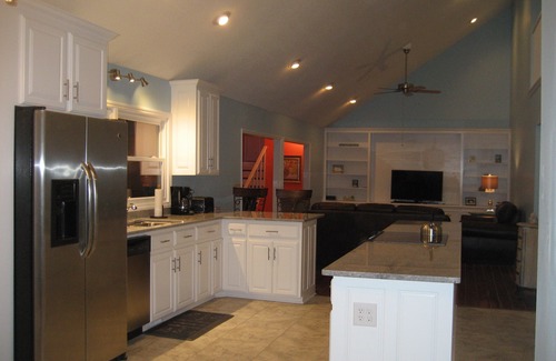 Elizabethtown House | Experience Bay Tree Lake Waterfront with Oceanfront Views