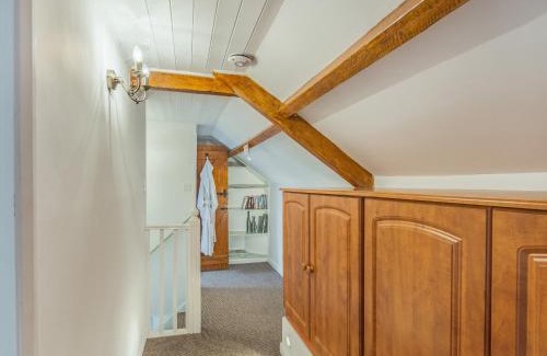 Ravenscar House | Bay Retreat: Pet-Friendly Haven with 9.3/10 Rating