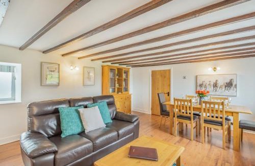 Ravenscar House | Bay Retreat: Pet-Friendly Haven with 9.3/10 Rating