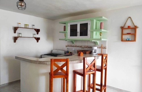 Barrio La Fortaleza Vieja Apartment | Bay View Apartment: Serene Retreat with Breakfast Included