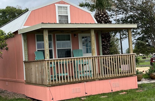 Long Mott Cottage | Bay View Bungalow: Guest Rated 9.8 with Ocean Views