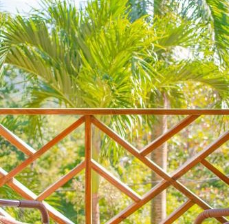 Port Antonio Hotel | Relaxing Bay View Eco Resort & Spa with Pool and Spa