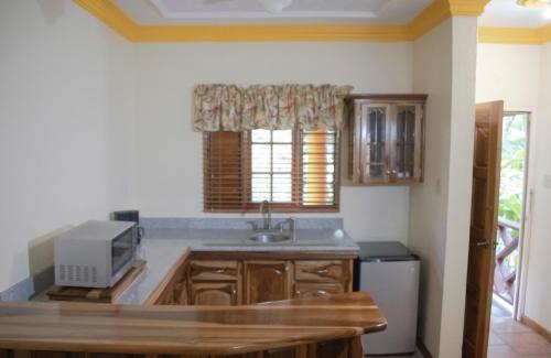 Port Antonio Hotel | Relaxing Bay View Eco Resort & Spa with Pool and Spa
