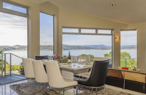 Whitianga Cottage | Bay View Escape - Whitianga Holiday Home