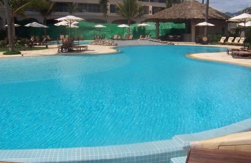 Ixtapa Condo | Bay View Grand: Beachfront Condo with Amazing Amenities