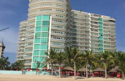 Ixtapa Condo | Bay View Grand: Oceanfront Escape with Private Amenities