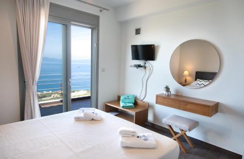 Diasella Apartment | Elegant Bay View GuestHouses: Rated 9.8 with Family Amenities