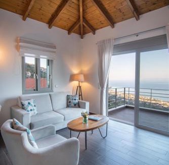 Diasella Apartment | Elegant Bay View GuestHouses: Rated 9.8 with Family Amenities
