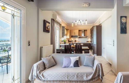 Petalidi Apartment | Bay View House with Breathtaking Ocean Views & Pool