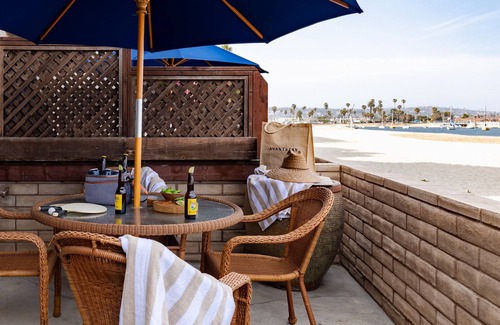 Central Mission Beach Apartment | Oceanfront Bay View II: Guest Rated 9.8, Family Friendly Stay