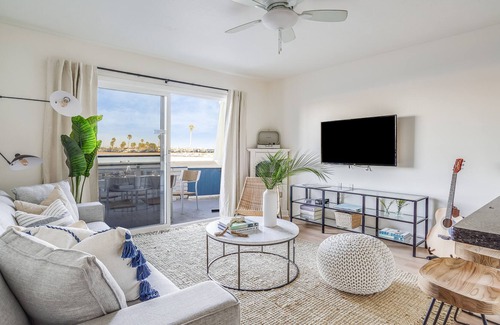 Central Mission Beach Apartment | Bay View IV by Avantstay Stylish Mission Beach Home on the Sand!