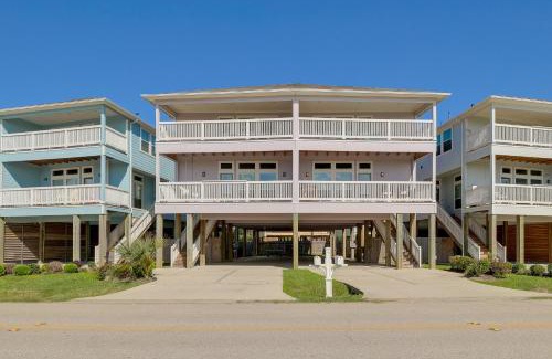 La Porte House | Inviting Bay-View La Porte Home Steps from the Beach