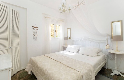 Gaios House | Bay View Mimosa Lower