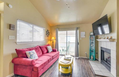 Galveston Apartment | Charming Galveston Retreat: Bay View & Family Friendly!