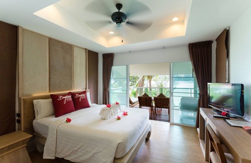 Ko Phi Phi Resort | Inviting Bay View Resort with Pool and Family Amenities