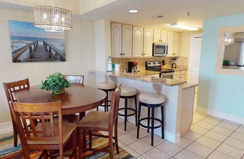 Tybee Island Condo | Bay View Villas: Waterfront Stay with Pool & Tennis Access