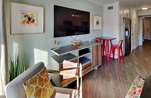 Tybee Island Condo | Bay View Villas: Oceanfront Retreat with Pool & Breakfast