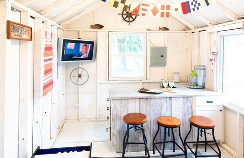 Shady Side House | Experience Bay Views with Kayaks, Bikes & Family Fun!