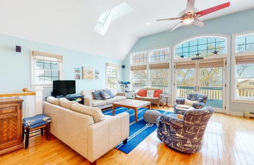 Sagamore Beach House | Family-Friendly Bay Vista with Pet Amenities Await You