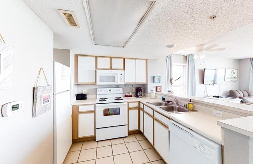 Crescent Beach Hotel | Bay Watch 1532: Oceanfront Bliss with Private Pool