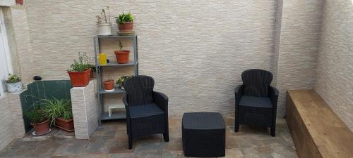 Teis Apartment | Bayamo: Family-Friendly Retreat with Pet Amenities